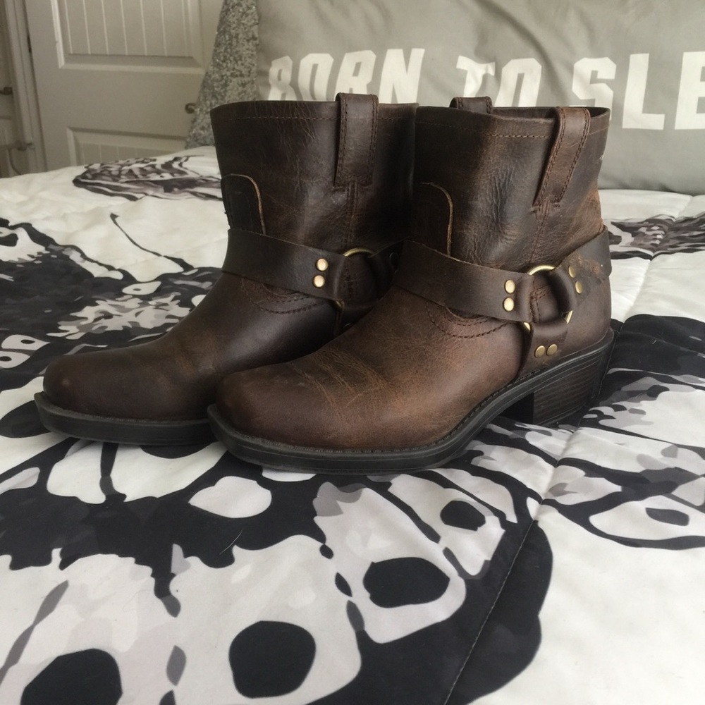 Cabela’s Woman’s Ankle Boots